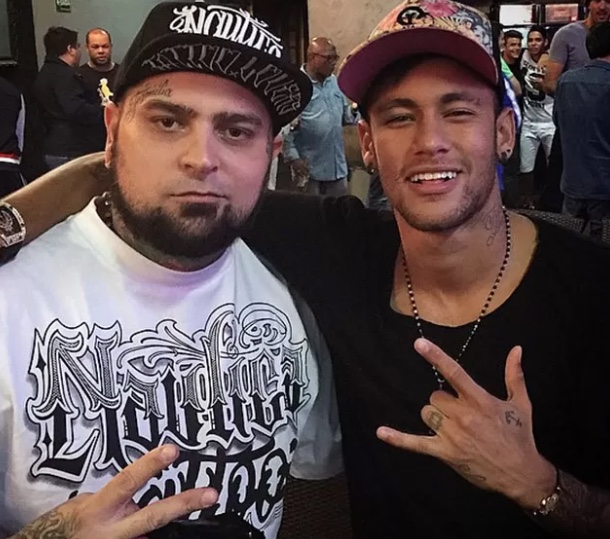 Tatuador diz que Neymar apagou tatuagem em homenagem a Bruna Marquezine e volta atrás