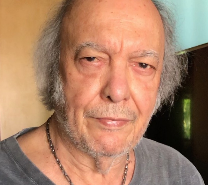 Erasmo Carlos é internado em estado grave e está intubado