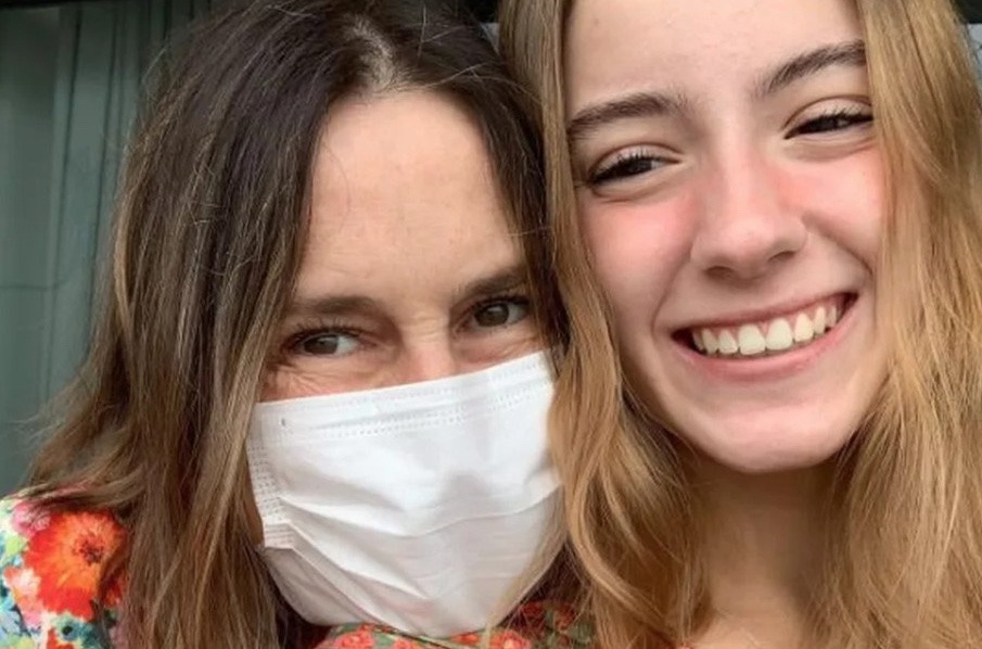 Filha de Susana Naspolini faz homenagem um mês após morte da mãe: ‘Quero te orgulhar’