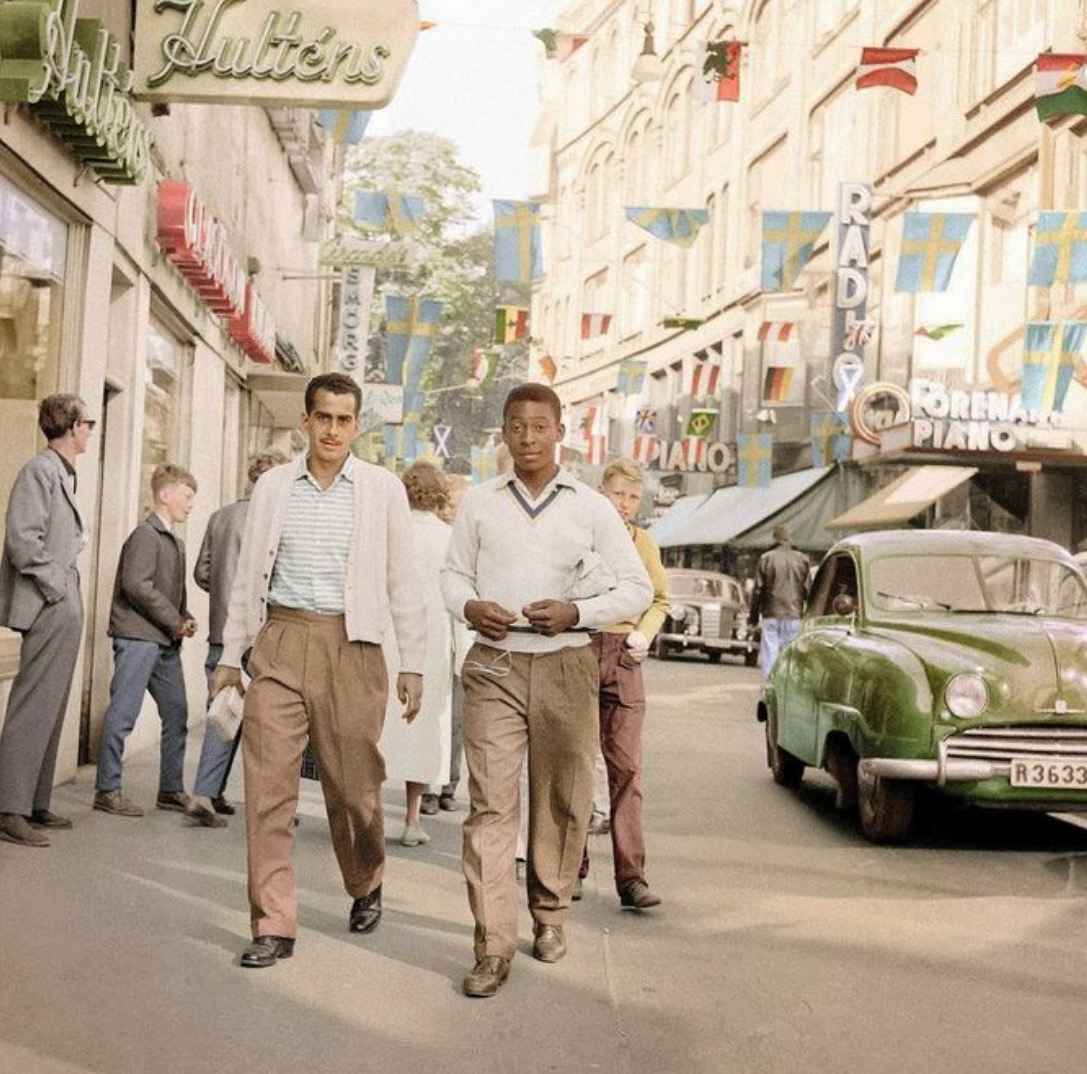 Internado, Pelé diz que vai assistir ao jogo do Brasil e deseja sorte à seleção