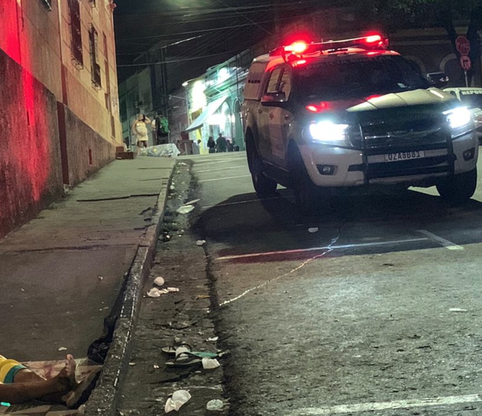 Homens tentam correr mas são perseguidos e executados de forma brutal em Manaus; vídeo