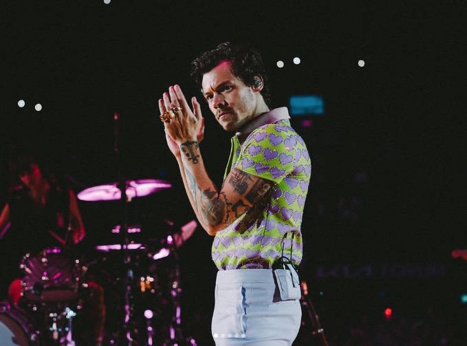 Equipamentos do show do cantor Harry Styles são roubados no Paraná