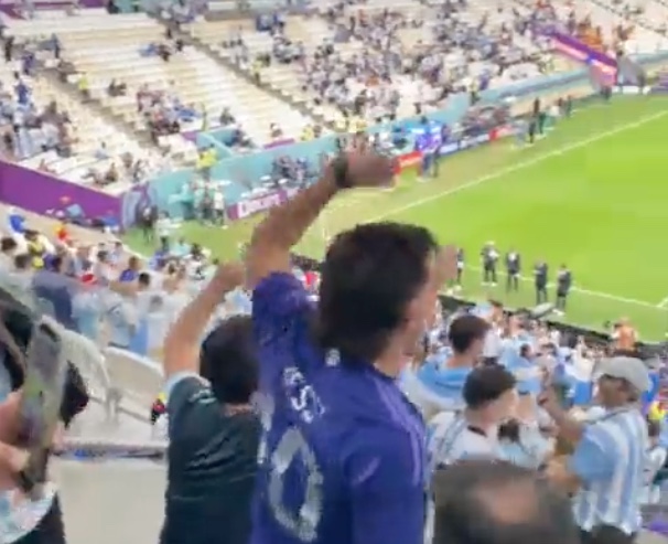 Argentinos comemoram após Brasil perder para Croácia; vídeo