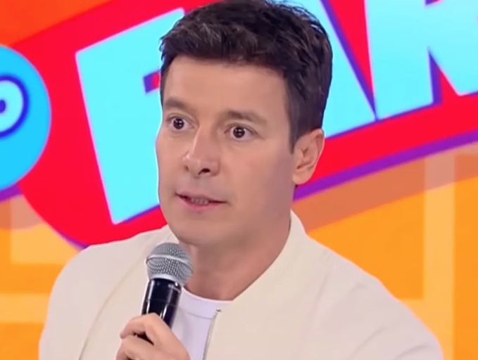 Record quer reduzir supersalário de Rodrigo Faro e apresentador pode deixar emissora