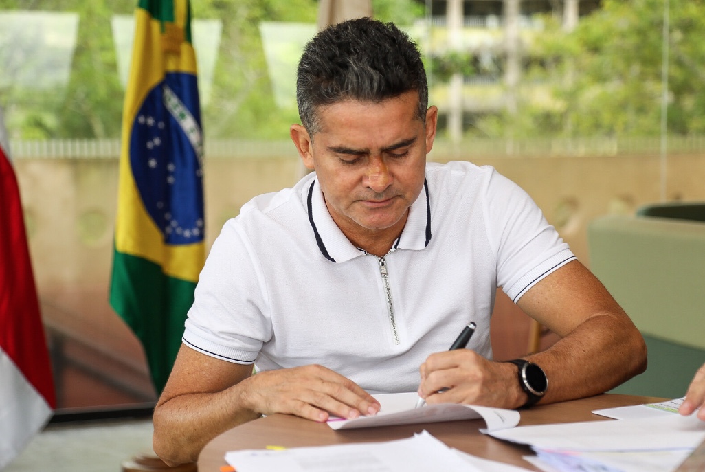 Comissionados da Prefeitura de Manaus terão aumento de 15% a partir de janeiro de 2023