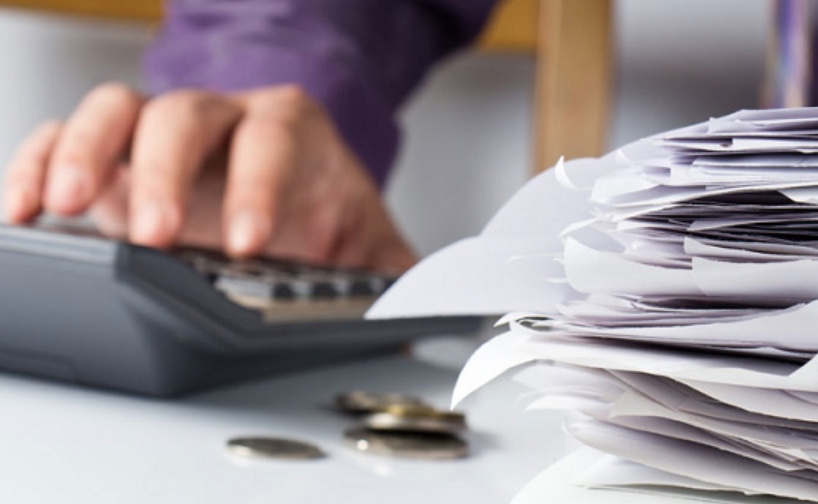 Cliente será indenizado em R$ 10 mil após banco manter nome em cadastro de devedores