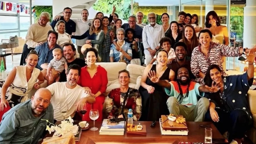 Murilo Benício e Cecília Malan posam juntos após assumirem namoro