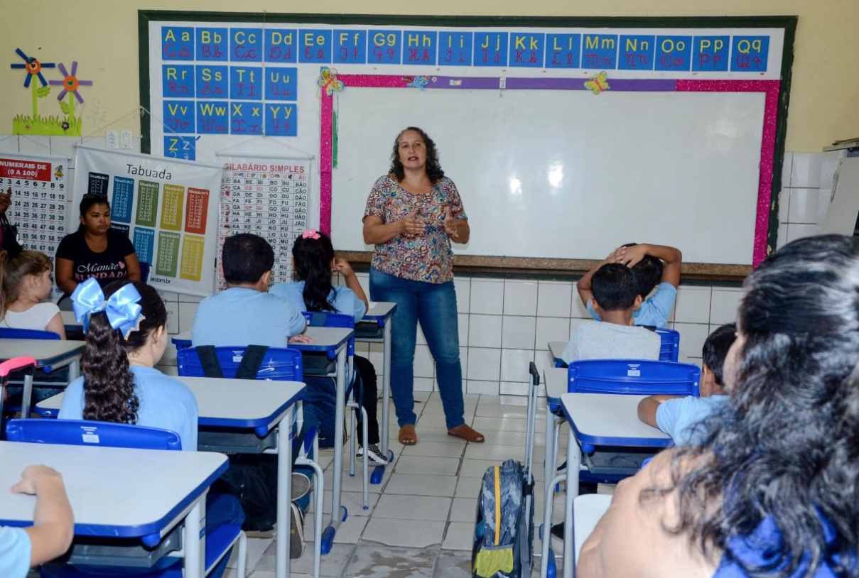 Risco de falta de vagas em escolas no Amazonas leva TCE a alertar municípios