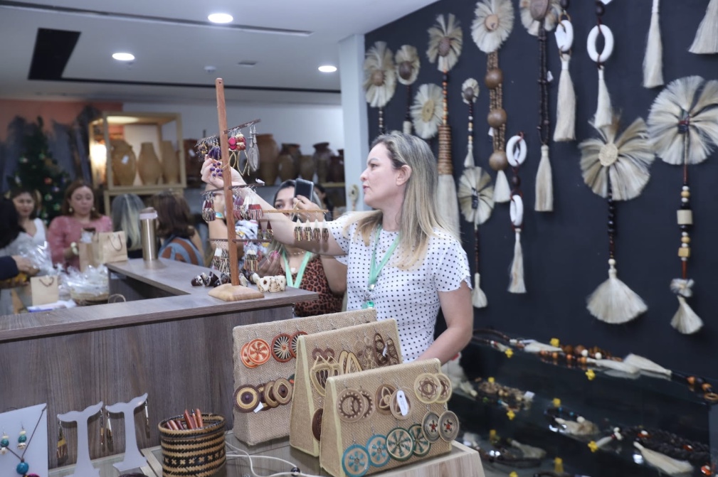 Cooperativas criam coleção regional Tuxaua com recurso de Emenda Parlamentar