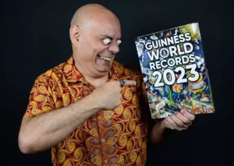 Brasileiro entra para o Guinness por ter os olhos mais esbugalhados do mundo