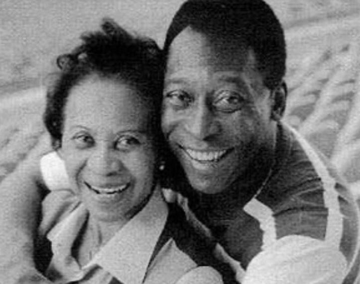 Mãe de Pelé ainda não sabe da morte do filho 