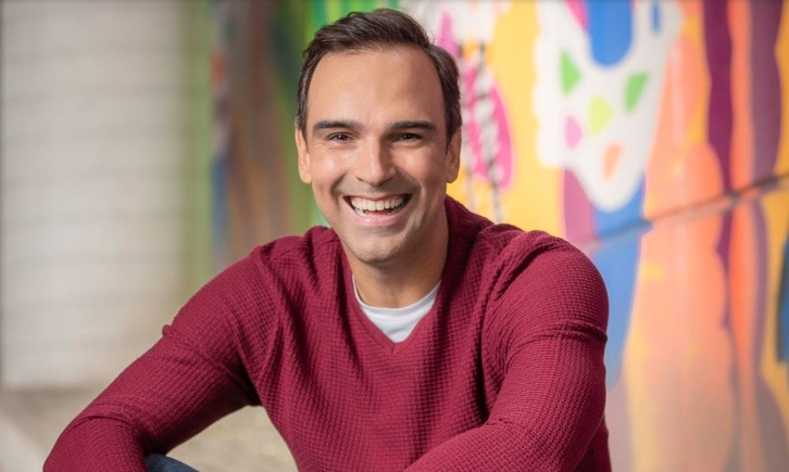 ‘BBB 23′: Tadeu Schmidt indica que prêmio final mudará ao longo da temporada em vídeo com ‘pistas’