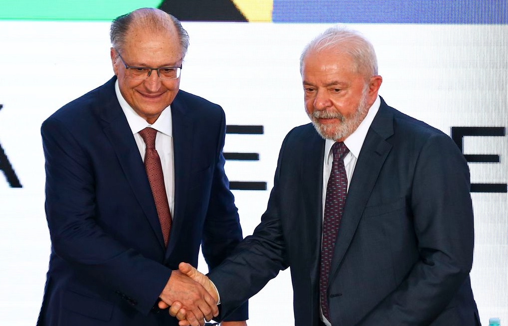 Reforma tributária é fundamental, diz Alckmin ao assumir Ministério da Indústria