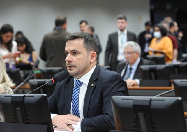 Proposta de Alberto Neto isenta policiais militares do pagamento de despesas judiciais