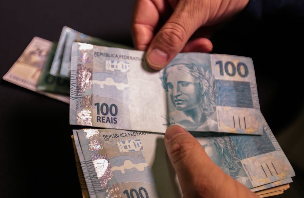 Prefeito está na mira do MP suspeito de não pagar 13º salário a servidores no Amazonas