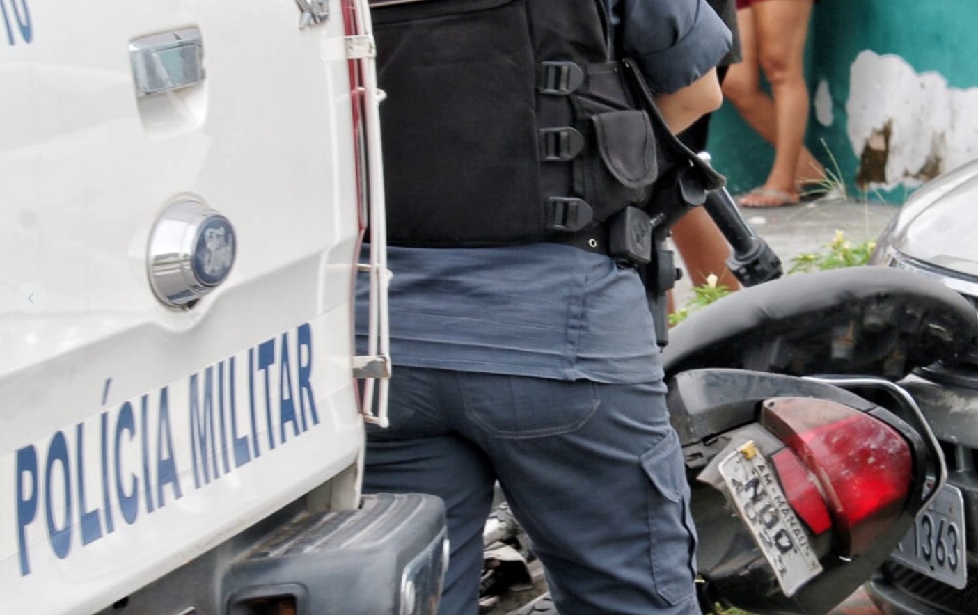 Motociclista é perseguido e morto por pistoleiros em frente de UBS em Manaus