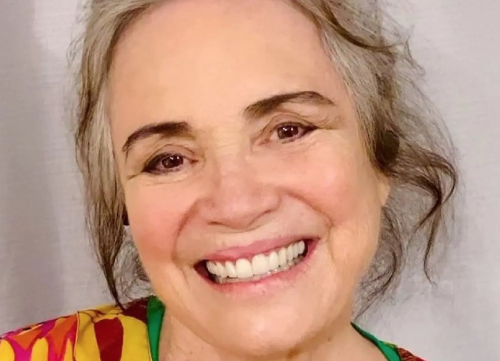 Regina Duarte exalta Bolsonaro durante protestos em Brasília