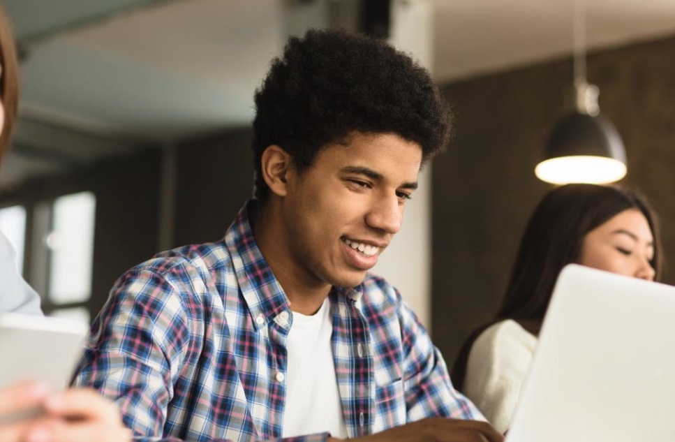 Sesc abre inscrições para formação de jovens e adultos com qualificação profissional no Amazonas