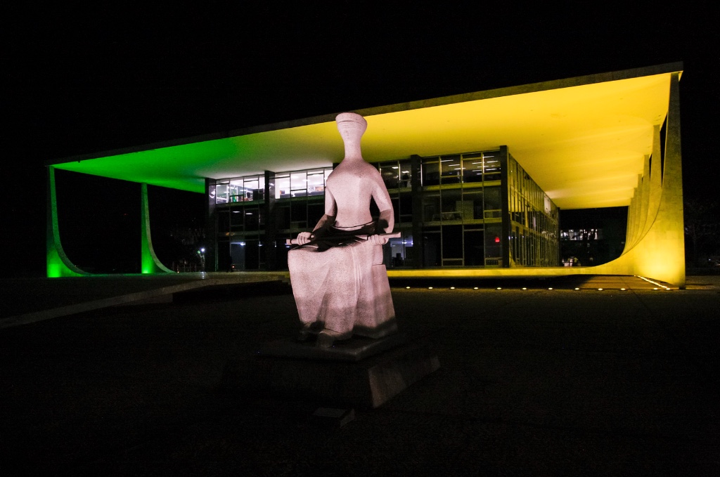 Servidor efetivado sem concurso não tem direito a indenização de férias-prêmio