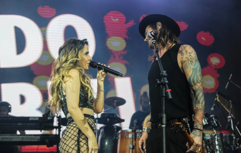 Wanessa e Dado Dolabella cantam em show juntos pela 1ª vez e se beijam no palco