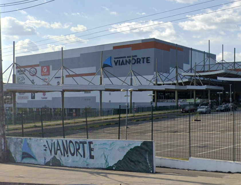 Jovem renova guarda-roupa com pix falso em loja de shopping e é preso em Manaus