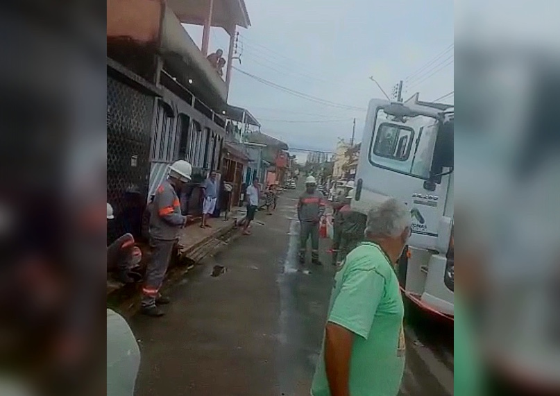 Vídeo: Moradores expulsam funcionários da Amazonas Energia de bairro em Manaus