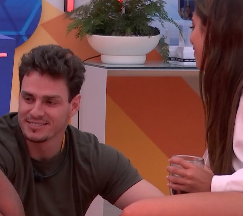 Cowboy sugere sex0 an*l com Key após revelação: '2 garrafas de vinho e lau'