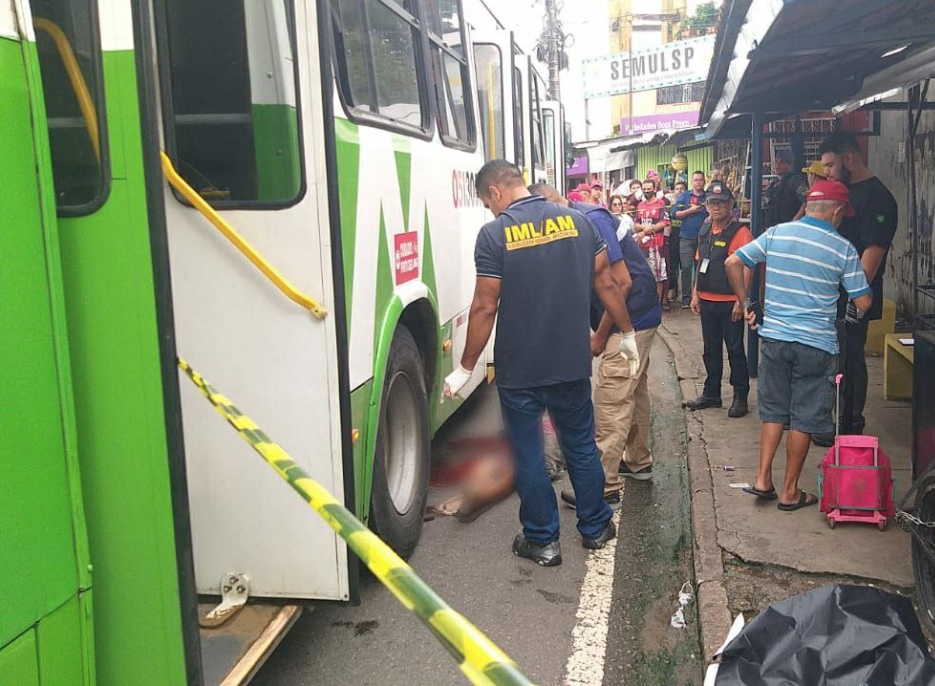 Idoso morre esmagado por ônibus em avenida de Manaus