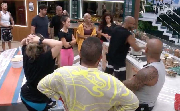 Na Xepa, brothers voltam a bater boca  por divisão de ovos 