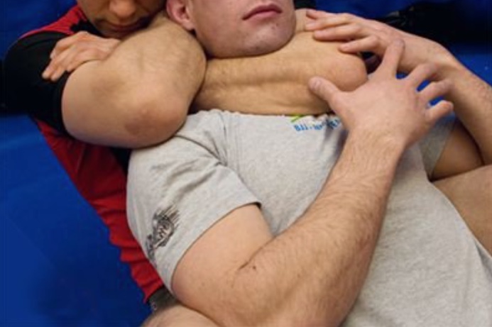 Lutadores são condenados por vingarem amigo jiujiteiro e matarem homem com 'mata-leão' em Manaus