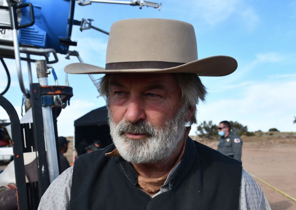 ‘Rust’ retomará a produção com Alec Baldwin e nova diretora de fotografia após morte no set