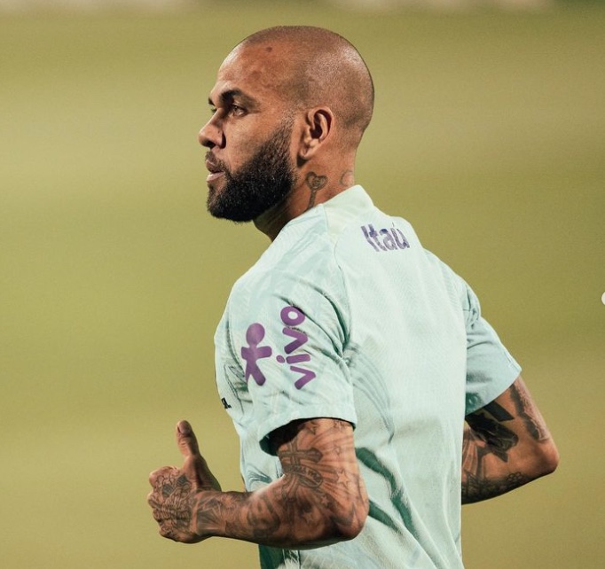 Advogado de Daniel Alves admite que houve 'penetração vaginal'