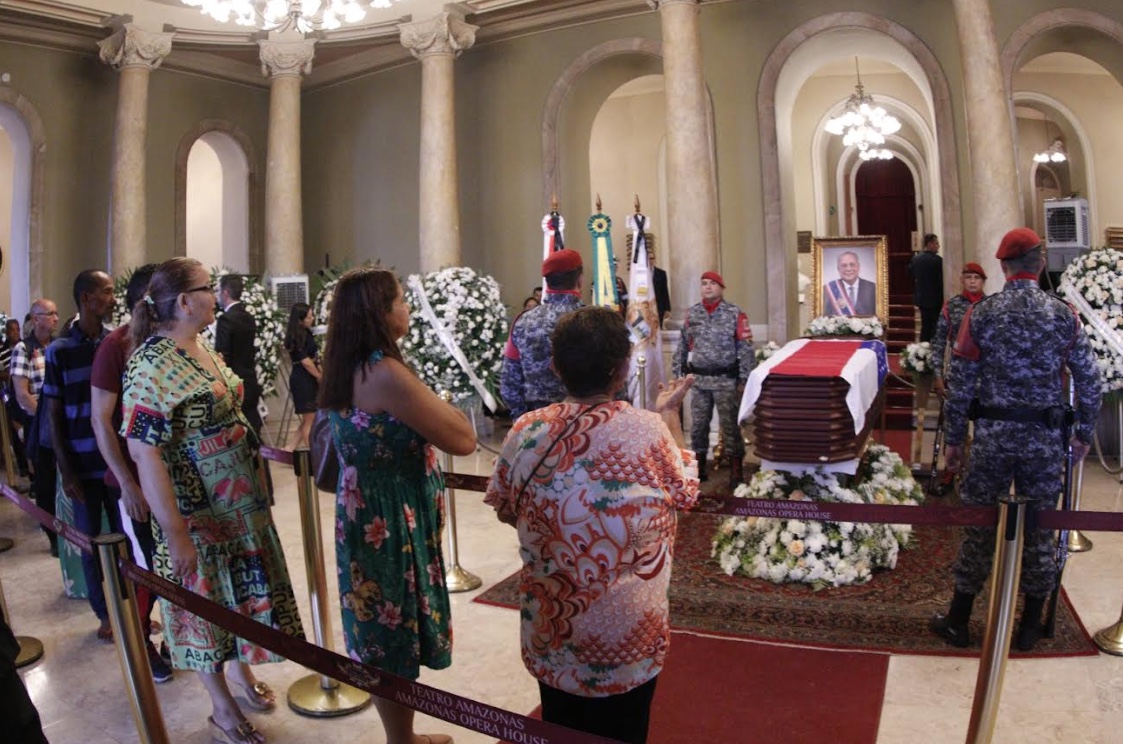 Homem viaja 123 km para homenagear Amazonino Mendes: ‘agradecer ao meu ex-patrão' 