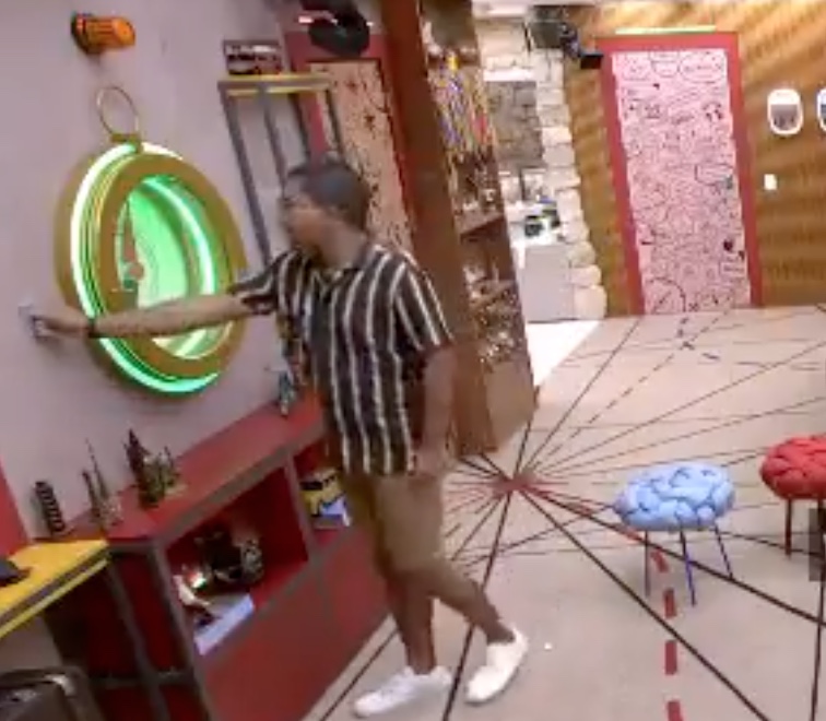  Bruno Gaga aperta botão e desiste do BBB23