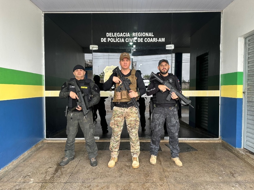 Polícia prende suspeito de assassinar homem a tiros em estrada no Amazonas