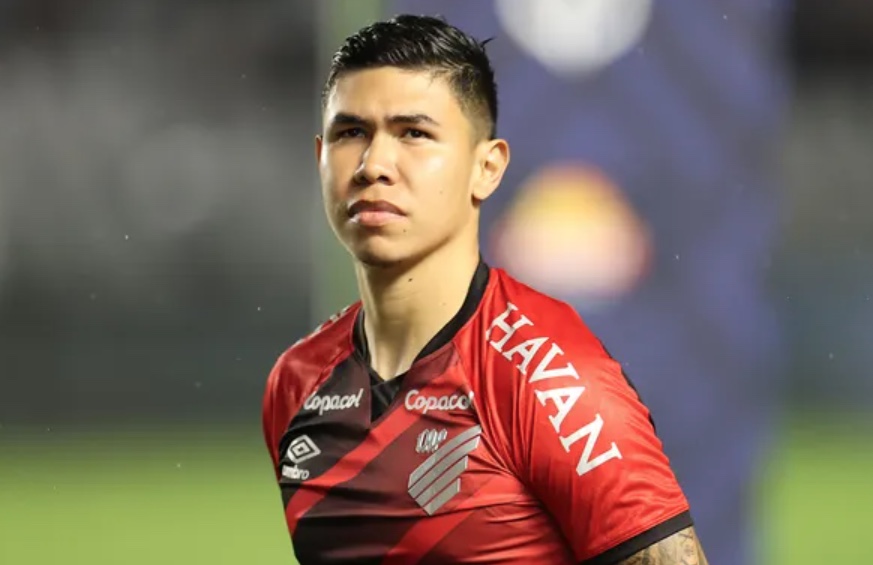 Nico Hernández chega a Porto Alegre para exames e assinar contrato com Inter