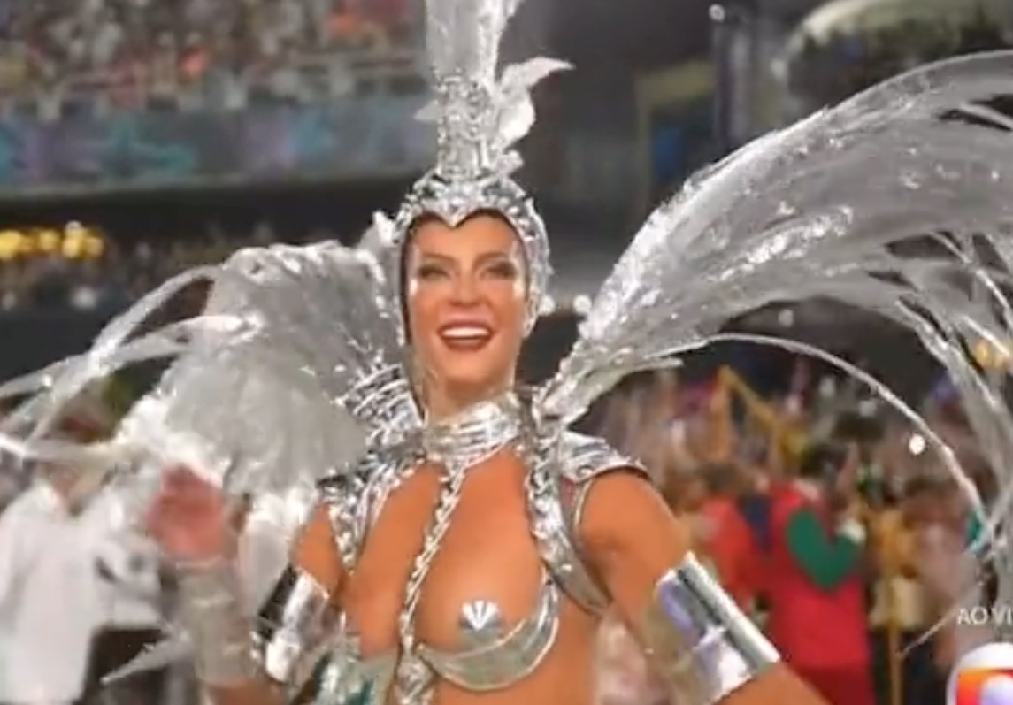 Paolla Oliveira samba quase nua e deslumbra: 'uma das mais belas do Brasil'; vídeo