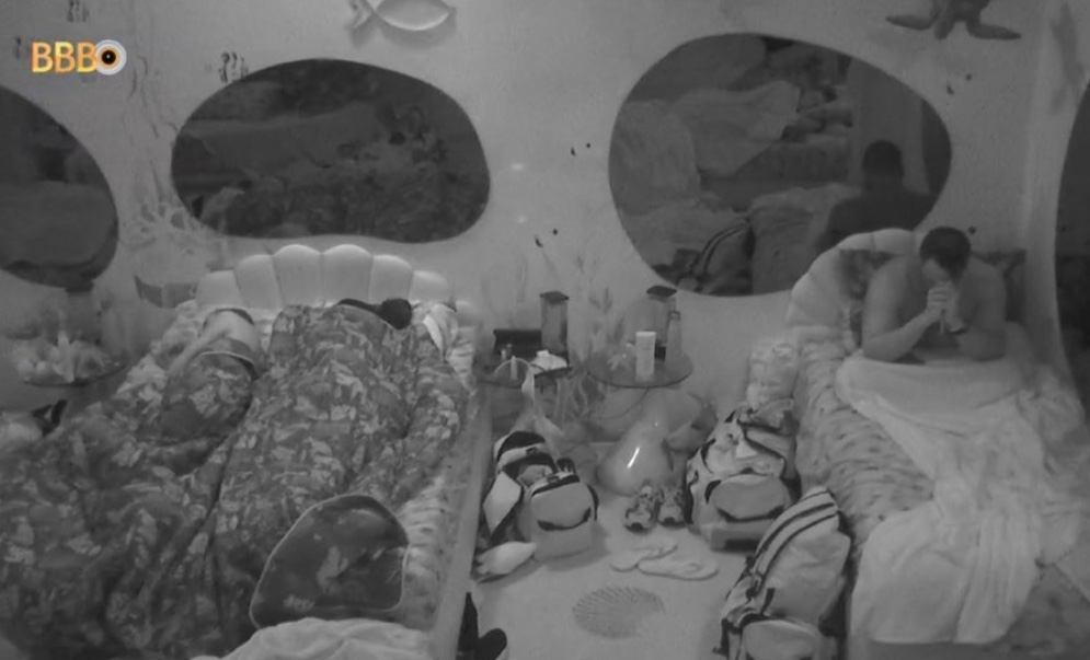 Fred Nicácio explica porque estava em pé de madrugada após brothers sentirem 'medo'; vídeo