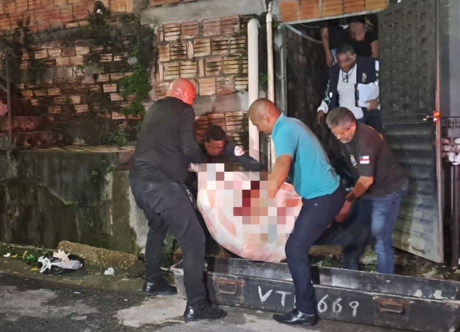 Criminosos abrem janela e matam homem com tiros na cabeça em Manaus