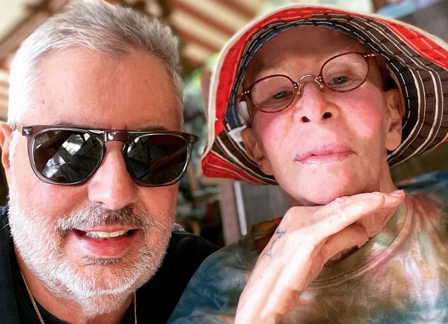Marido fala sobre estado de saúde de Rita Lee, que está internada no Albert Einstein