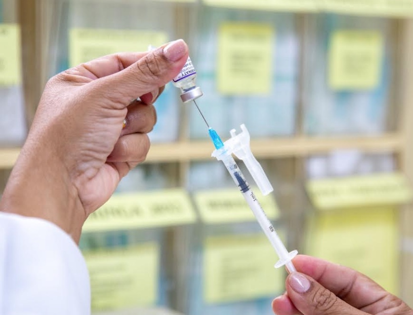 Mais de 10 mil doses da vacina bivalente contra a Covid-19 já foram aplicadas