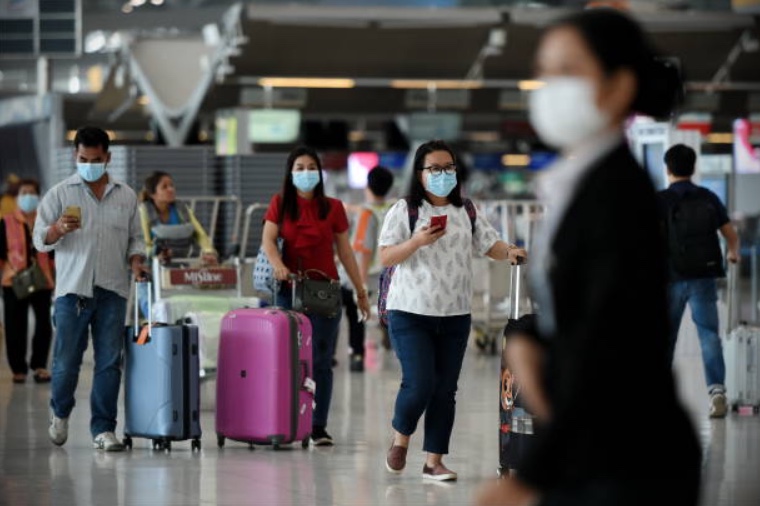 Uso de máscaras em aeroportos e aviões deixa de ser obrigatório, decide Anvisa