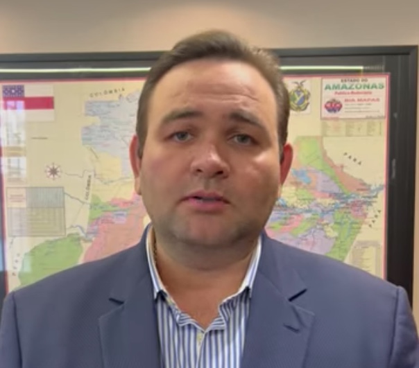 Prefeito é investigado por suspeita de construir casa de férias com madeira ilegal no Amazonas