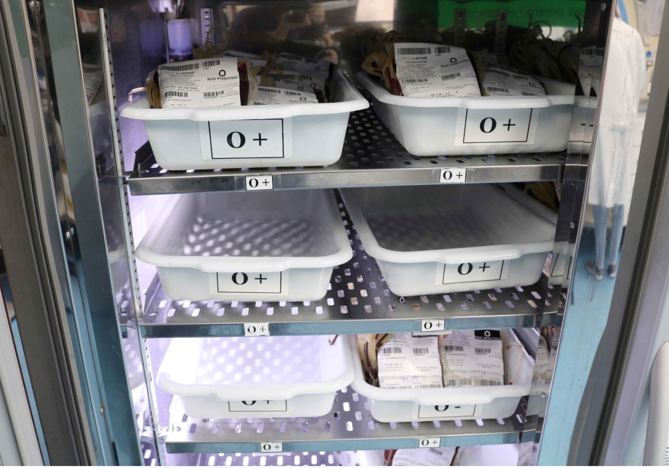 Hemoam faz apelo por doadores após estoque de sangue cair 50%