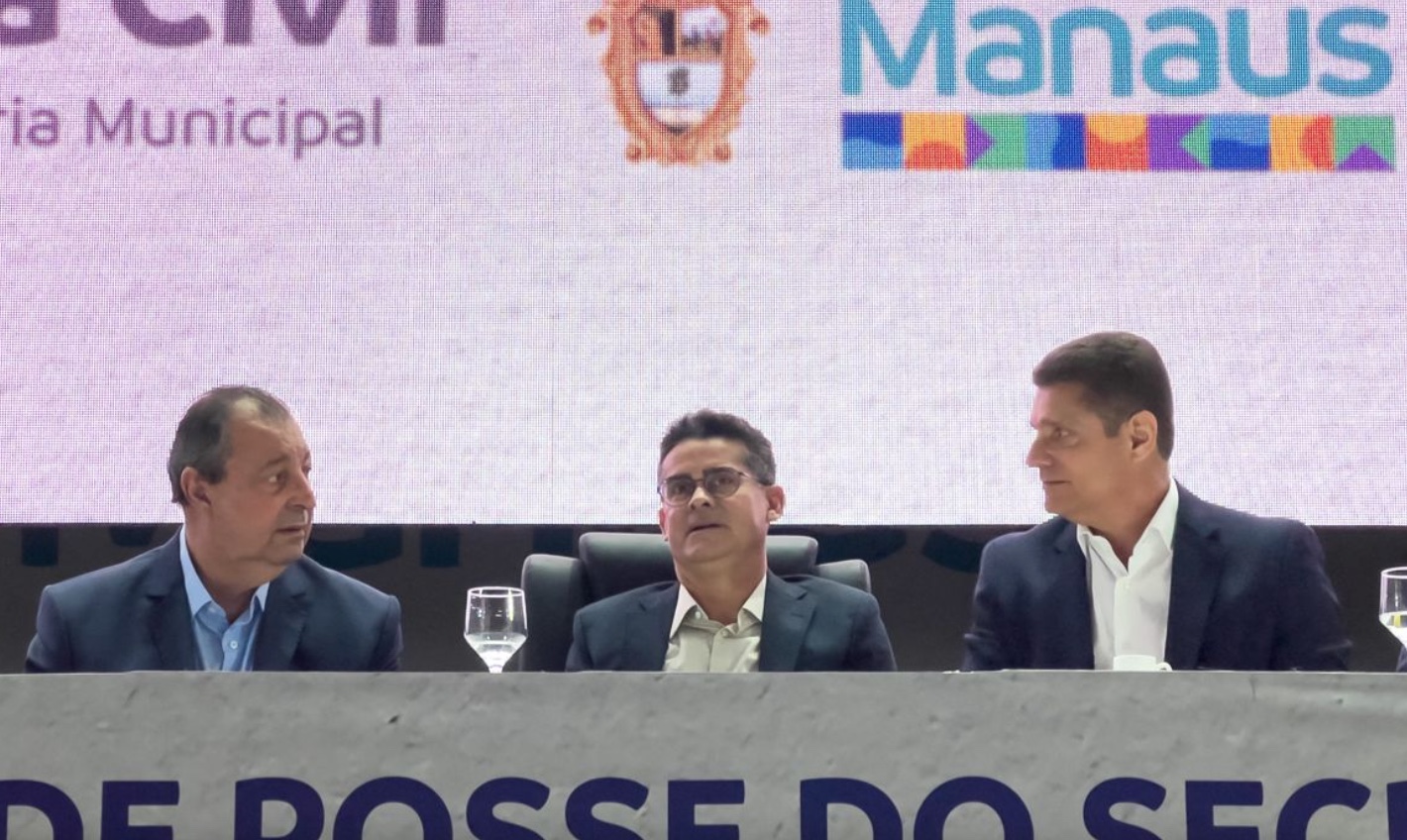 Omar Aziz agiliza recursos para construção de 5 mil casas populares em Manaus