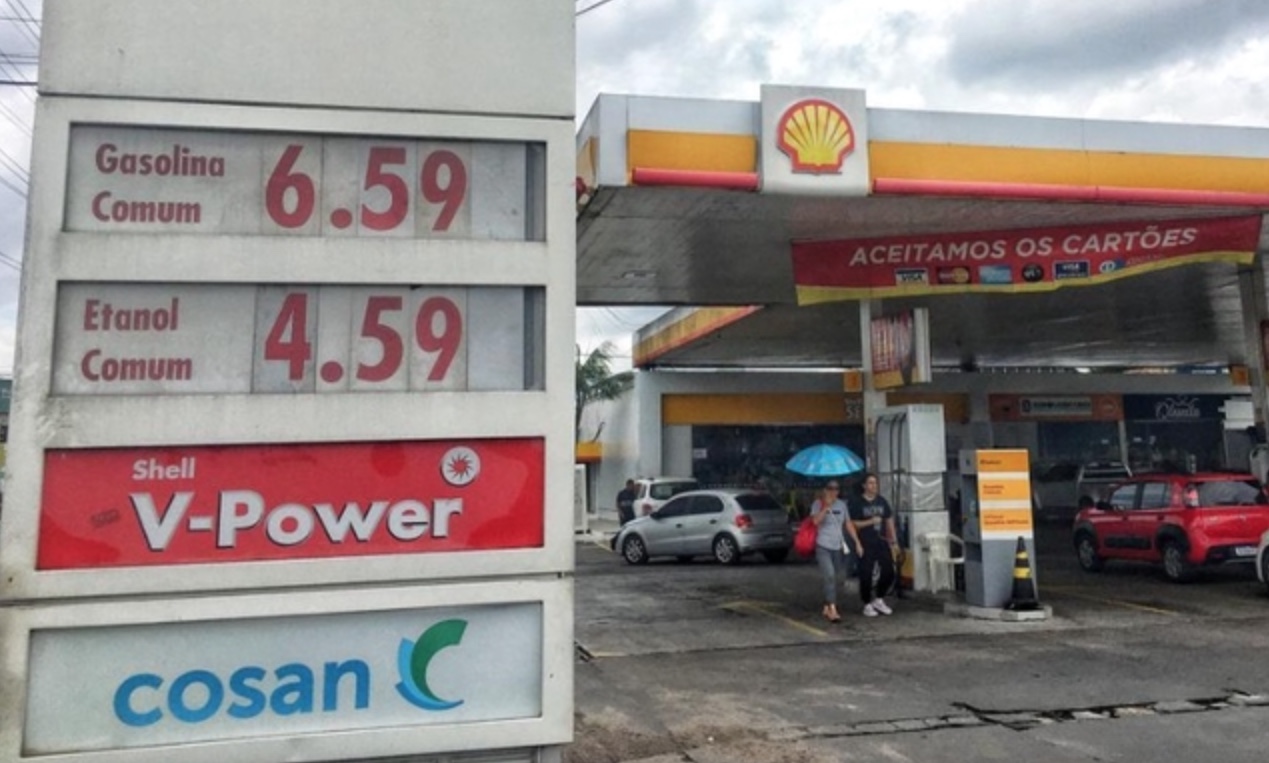 Refinaria baixa preço da gasolina pela 3ª vez, mas postos de Manaus não repassam valor ao consumidor