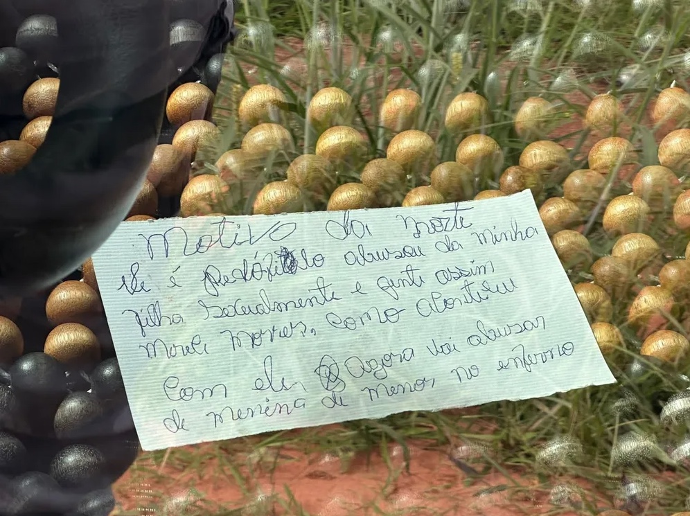 Motorista de aplicativo é encontrado morto ao lado de bilhete: 'abusou da minha filha'