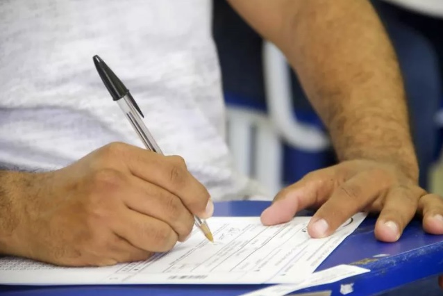 Prefeitura lança processo seletivo com salário de até R$ 4,8 mil no Amazonas