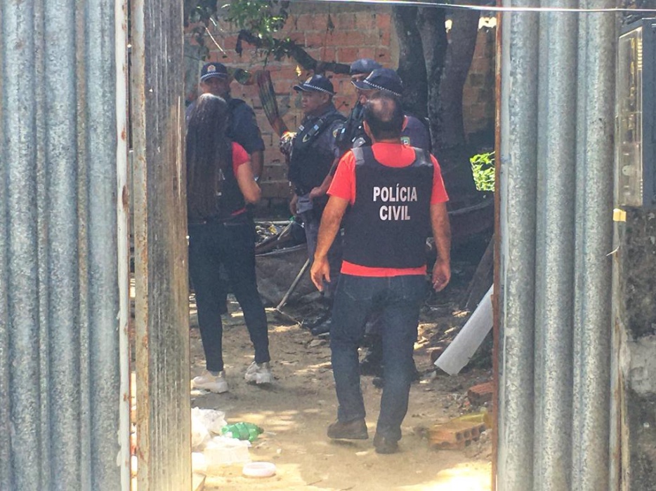 Pistoleiro invade casa e executa jovem a tiros em Manaus