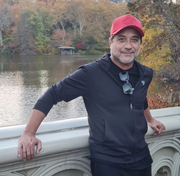 Ator de 'La Casa de Papel' pede emprego a Globo 